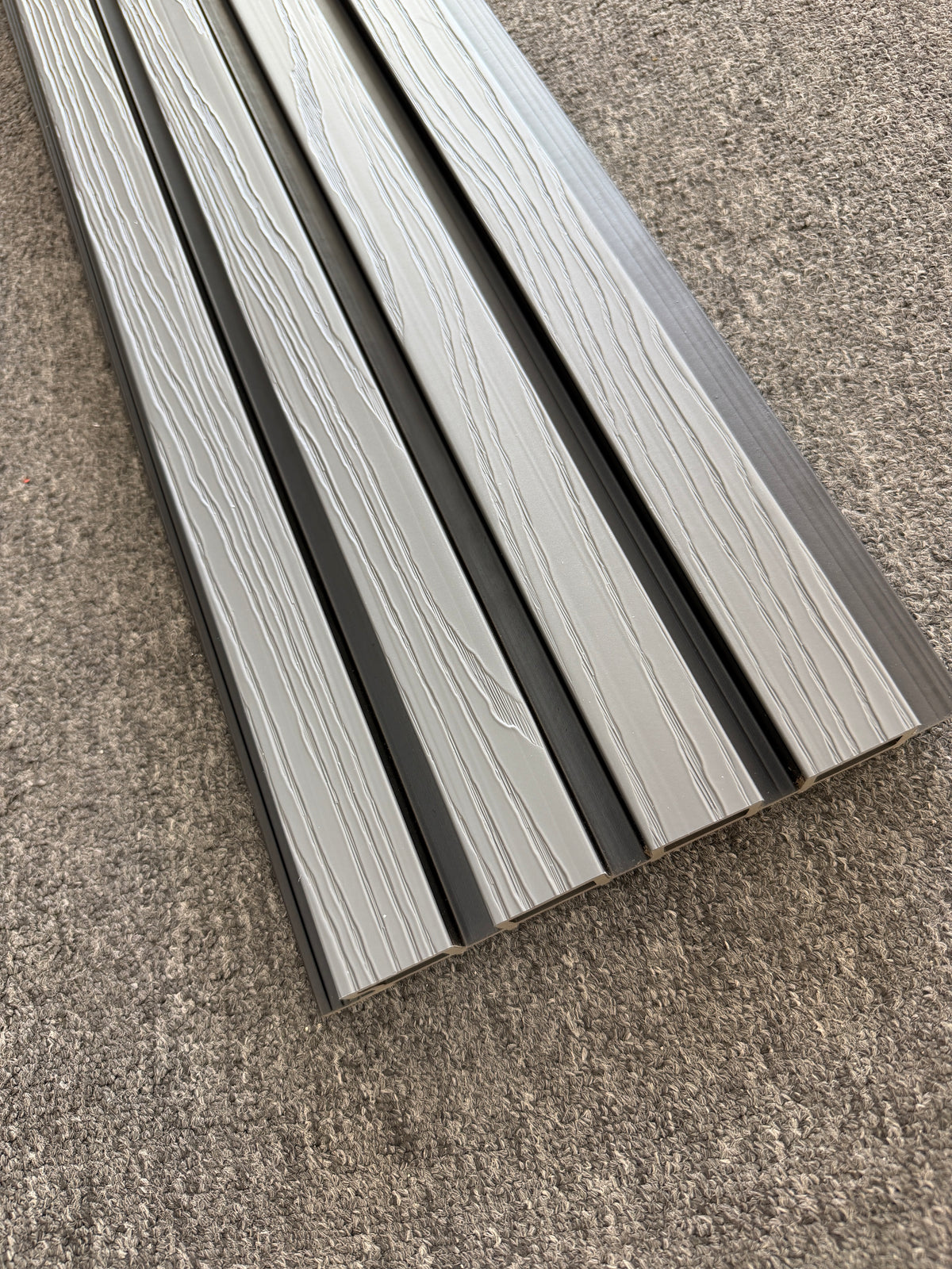 PVC EXTERIOR LIGHT GREY 3D FONDO NEGRO