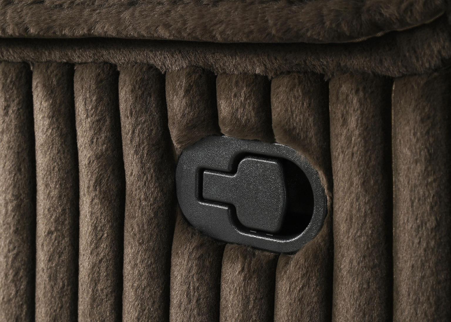S484-SECTIONAL
